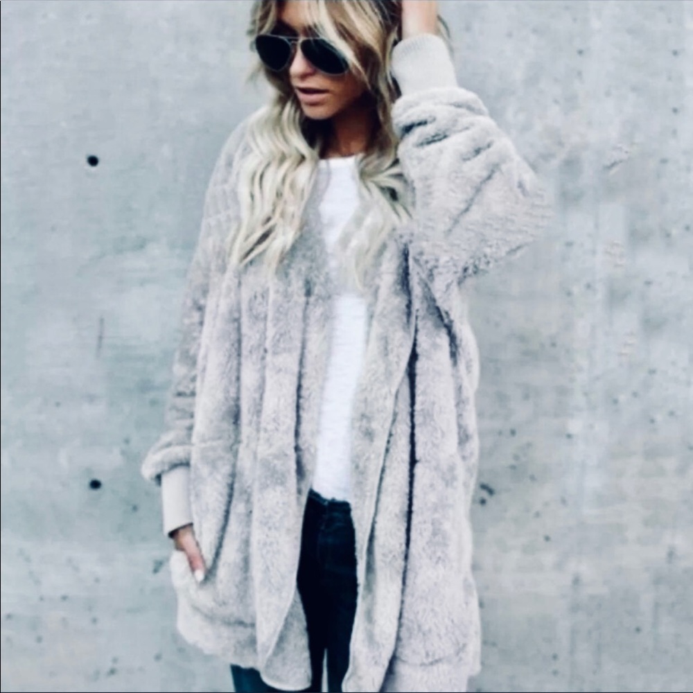 Sherpa soft hooded jacket with pockets - Picture 2 of 6